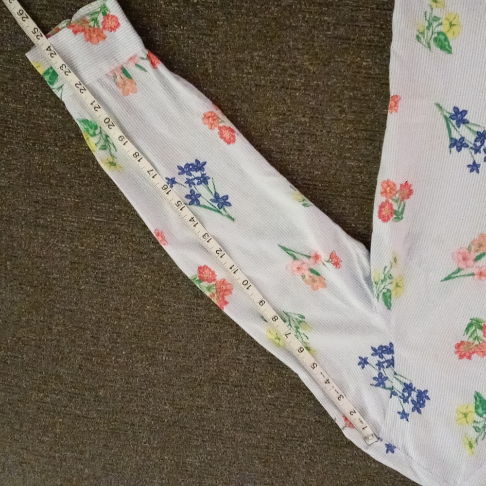 💐Talbots💐- Multicolor Floral Quarter Button L/S Top - Picture 9 of 9